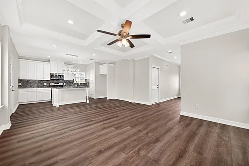 422 4th St Photo 1