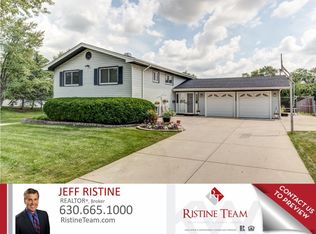 1499 Dennison Rd, Hoffman Estates, IL 60169
