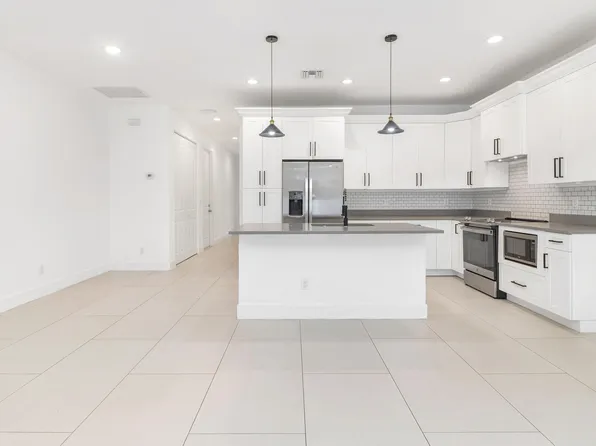 6872 Australian Street, Jupiter, FL 33458