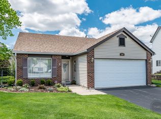7020 Yorkshire Dr, Woodridge, IL 60517