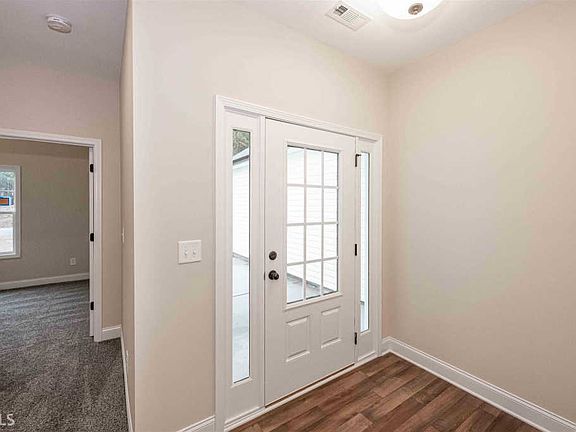 3rd image of 203 Glacier Ct