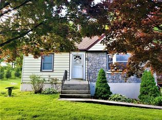 16 Viola Rd, Mahopac, NY 10541