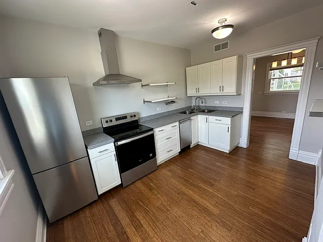 15 N 6th Ave — Photo 3