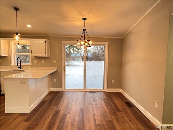 5th image of 10966 S Roberts Rd