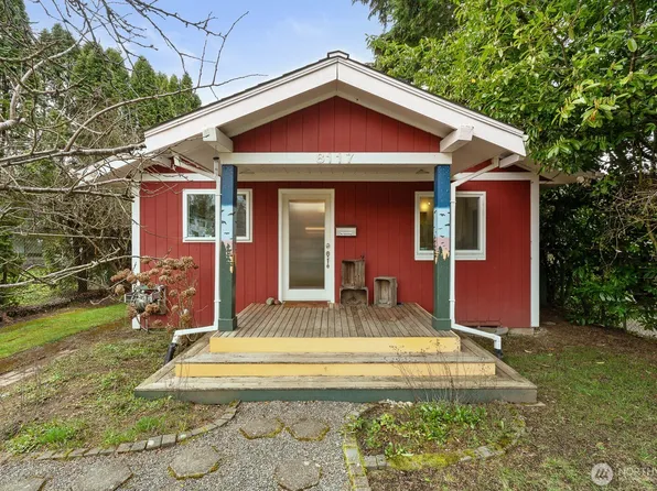 8117 17th Avenue SW, Seattle, WA 98106