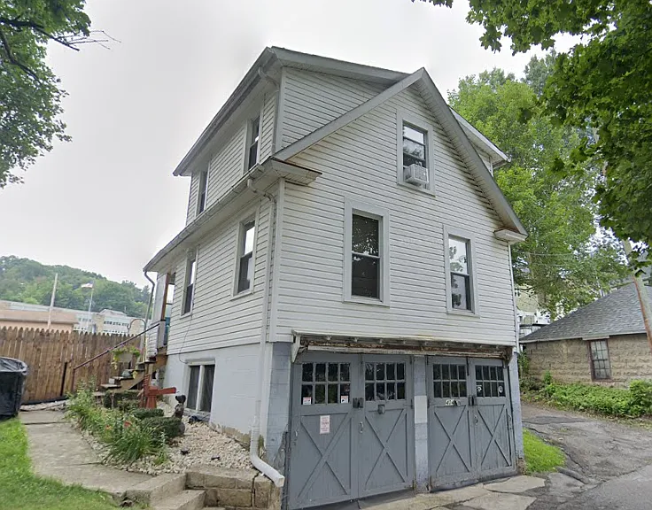 404 Center Ave — Photo 20