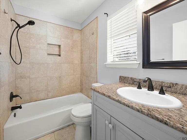 9817 Siegen Ln — Photo 10
