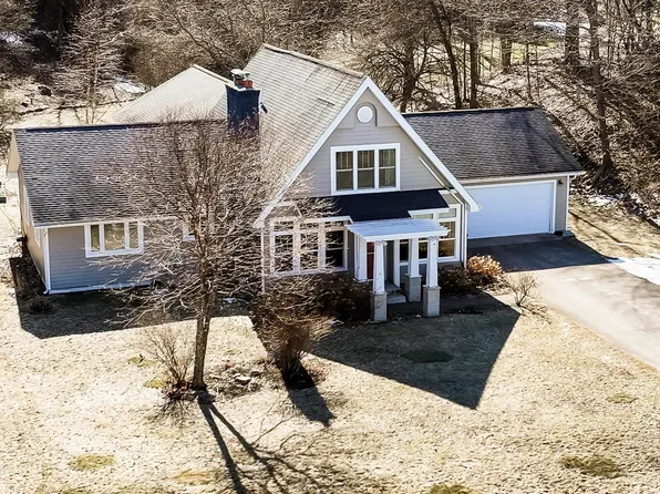 11552 Chimney Ridge Ct, Traverse City, MI 49686