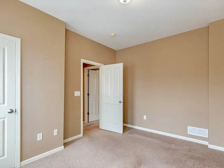 15808 Robinson St — Photo 16
