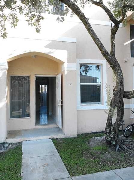 1st image of 21325 NE 8th Pl APT 4