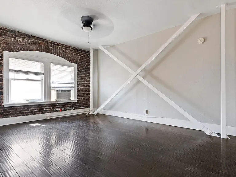 Brookmore - Premium Studio Apartment