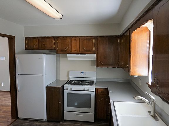 2nd image of 4769 SE 28th St