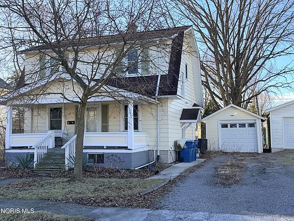 2nd image of 425 Oakwood Ave