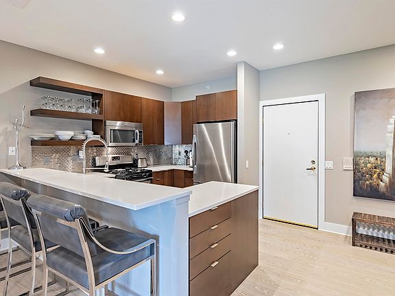 4th image of 3010 Yarmouth Greenway Dr APT 105