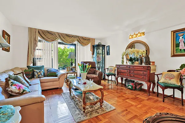 Sold by Horowitz Real Estate | media 1