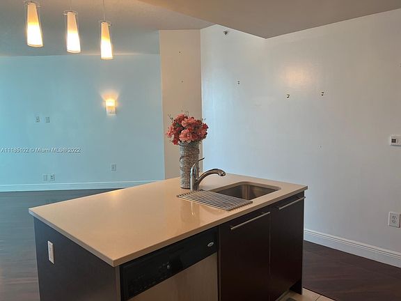 5th image of 1900 N Bayshore Dr APT 2510