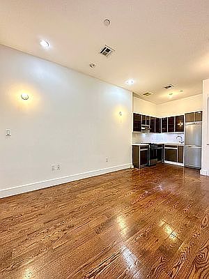 4th image of 1072 Bergen St #3M