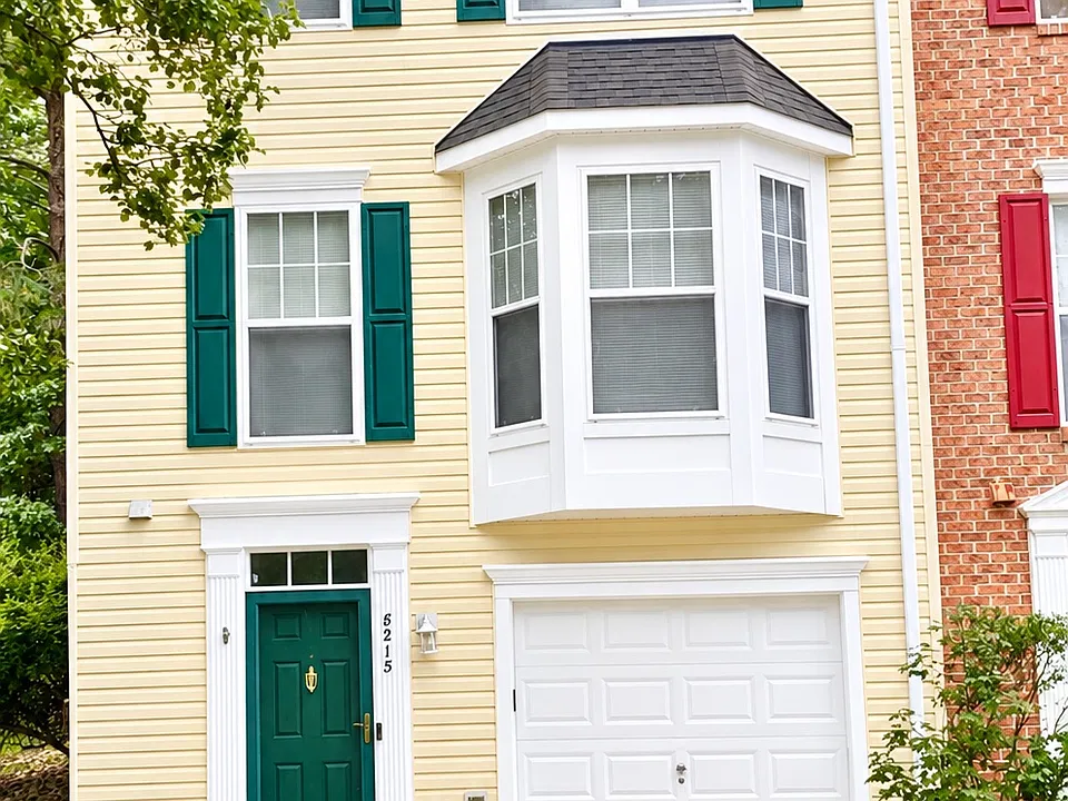 8213 Sir Michael Pl