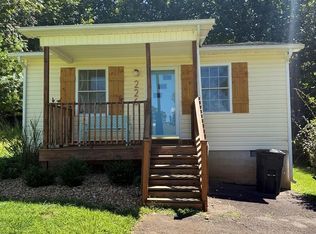226 Middleton St, Galax, VA 24333