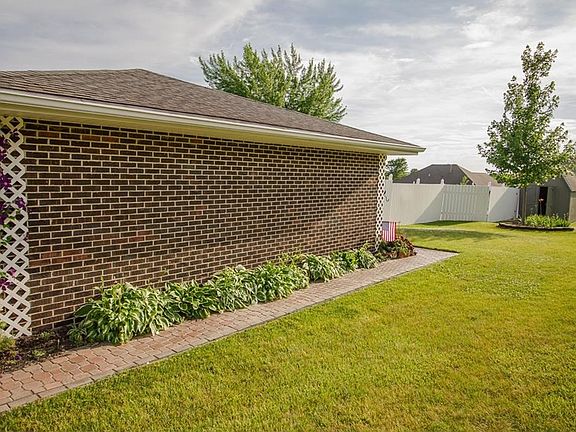 5th image of 1270 Howard Dr