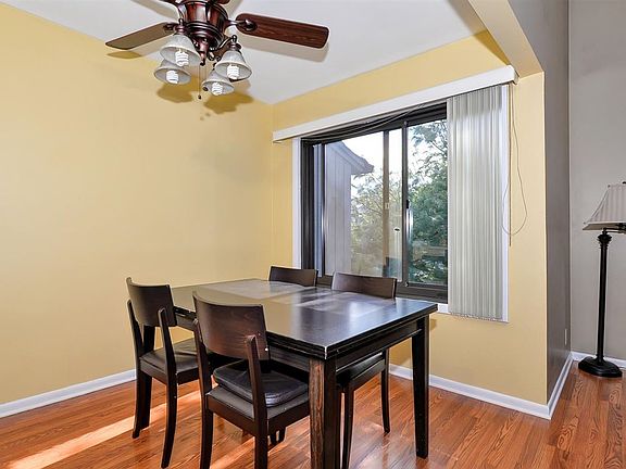 3rd image of 1497 John St #1497