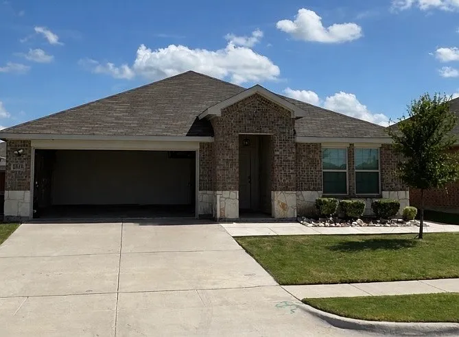 1908 Willow Creek Rd — Photo 2