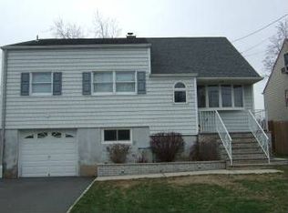 30 Jonquil Cir, Fords, NJ 08863