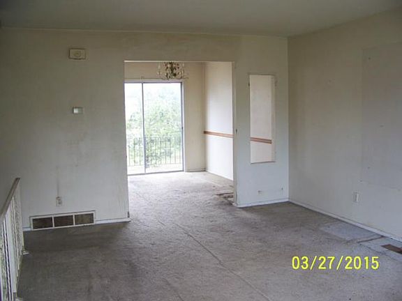 4th image of 8811 Sycamore Ave
