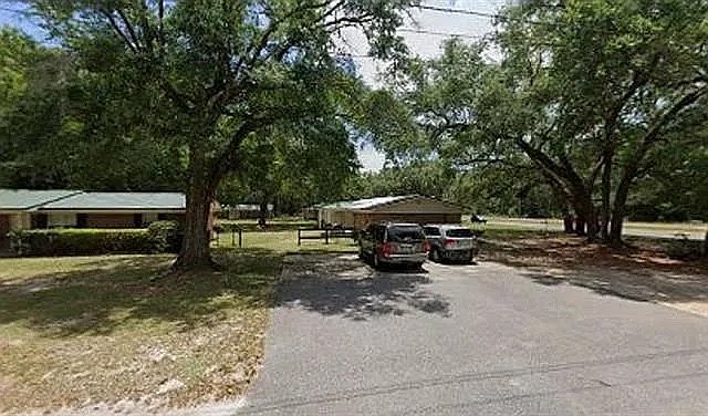 2nd image of 6381 Sandy Ln