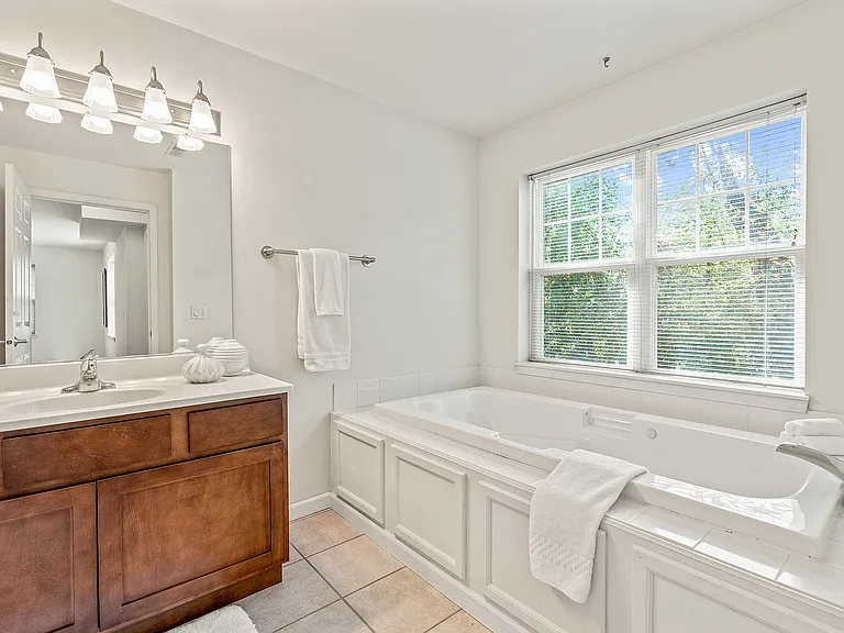 The Landmark At Hatchery Hill Bathroom