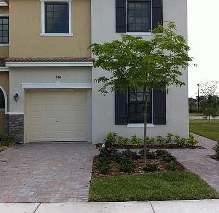 2nd image of 340 NE 194th St