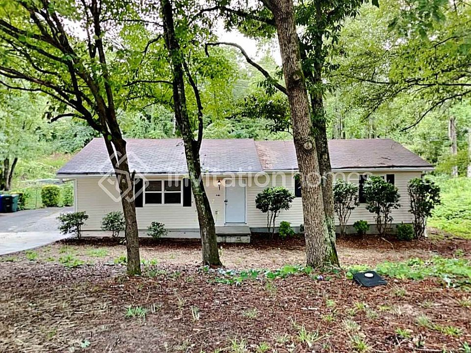 1st image of 940 Woodbridge Dr NE