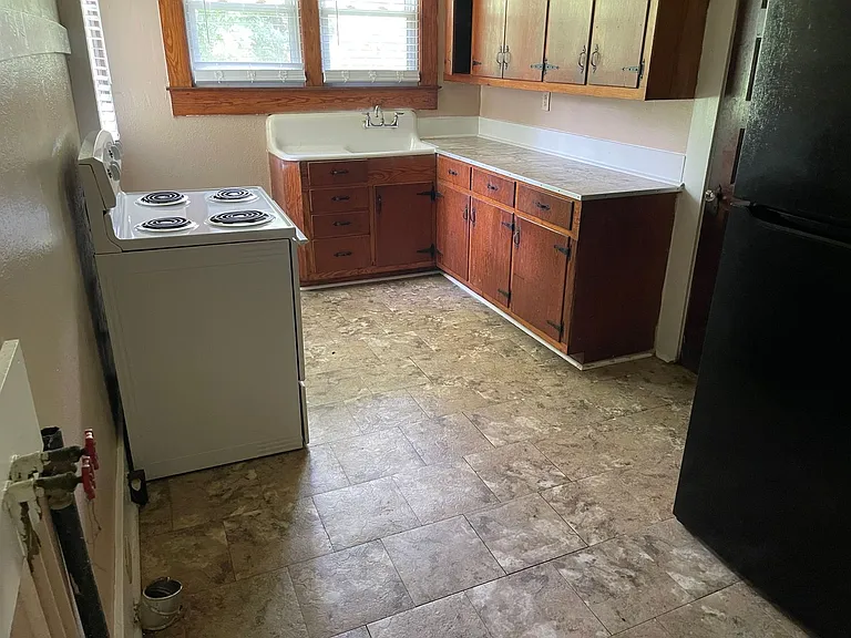 215 Samford Ave #B — Photo 6