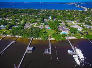 21 N River Rd, Sewalls Point, FL 34996
