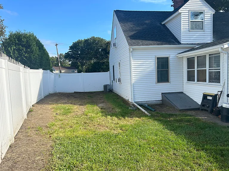 Meadow St — Photo 12