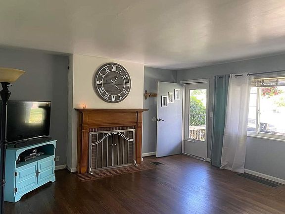 3rd image of 714 Winston Hill Dr