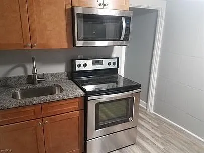 17 Forest St #19