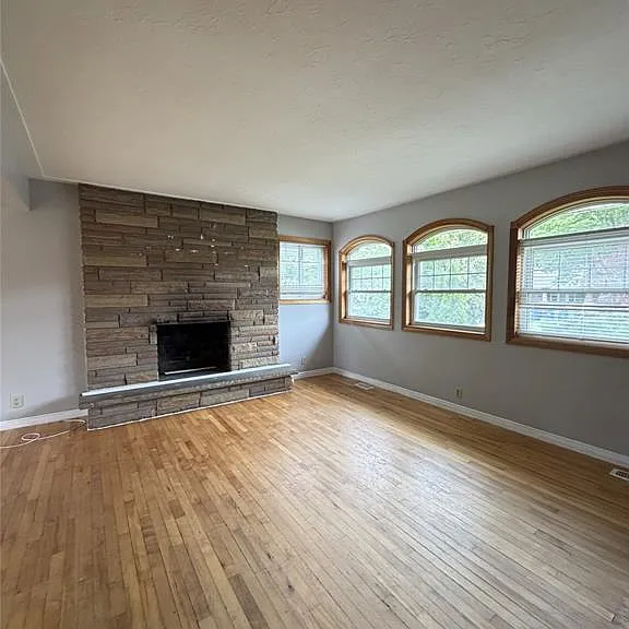 471 Randolph Ave — Photo 3