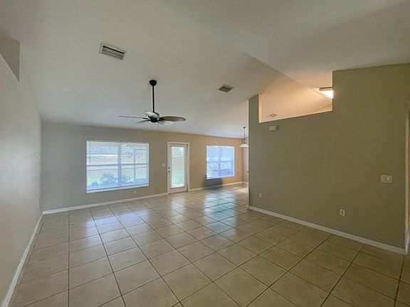 3rd image of 2833 NW 21st Ave