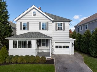 100 Willow Ave, Larchmont, NY 10538