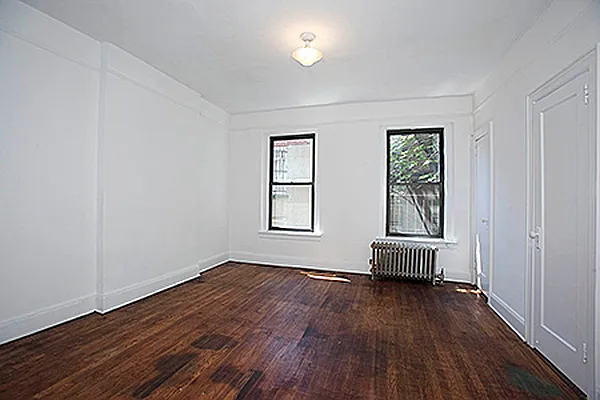 Sold by R New York | media 13