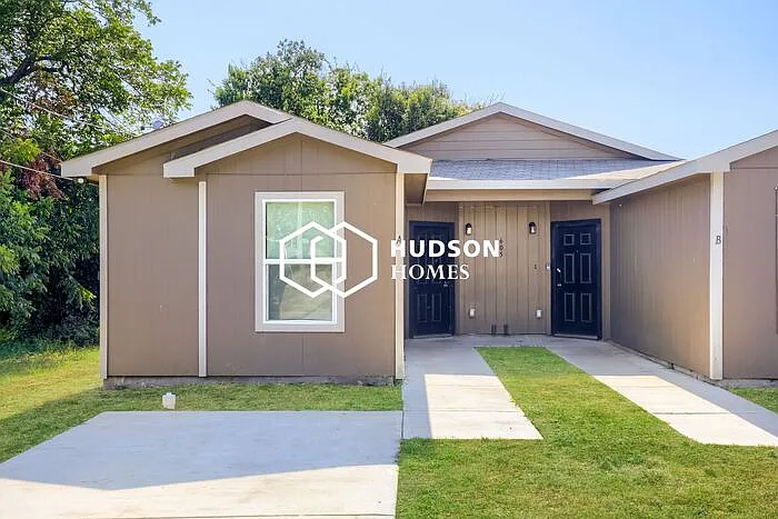 3 bed, 2.0 bath, 872 sqft, $935 — Photo 1