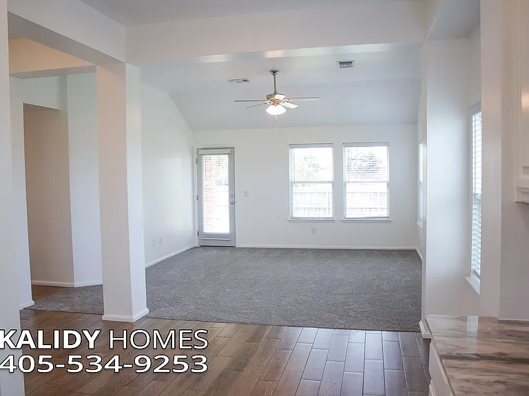 10601 NW 20th St — Photo 7