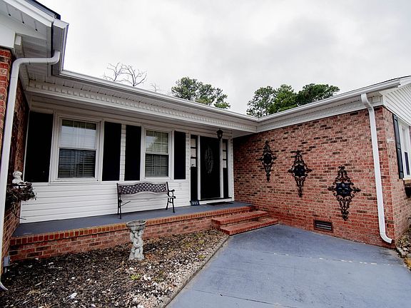 2nd image of 805 Southview Cir