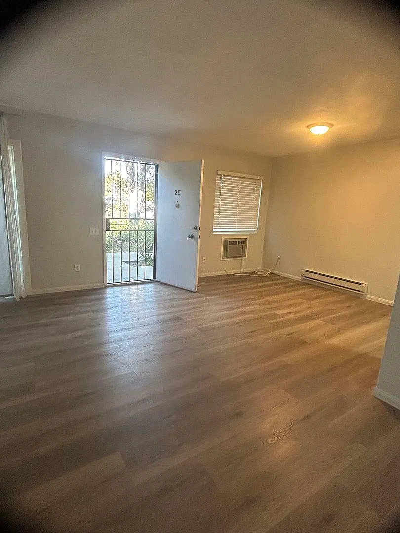 Charming 2BD/2Bth Condo — Photo 4