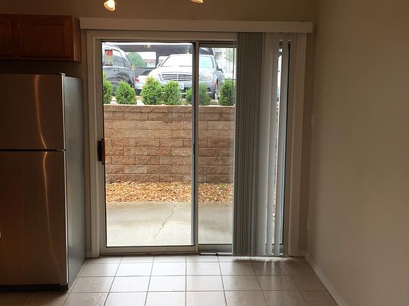 Dining/breakfast nook