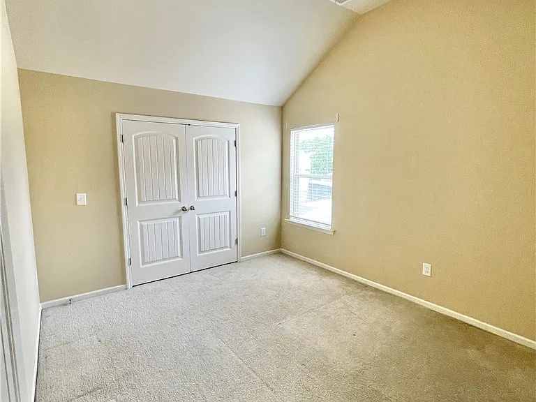 642 Regimental Dr — Photo 19