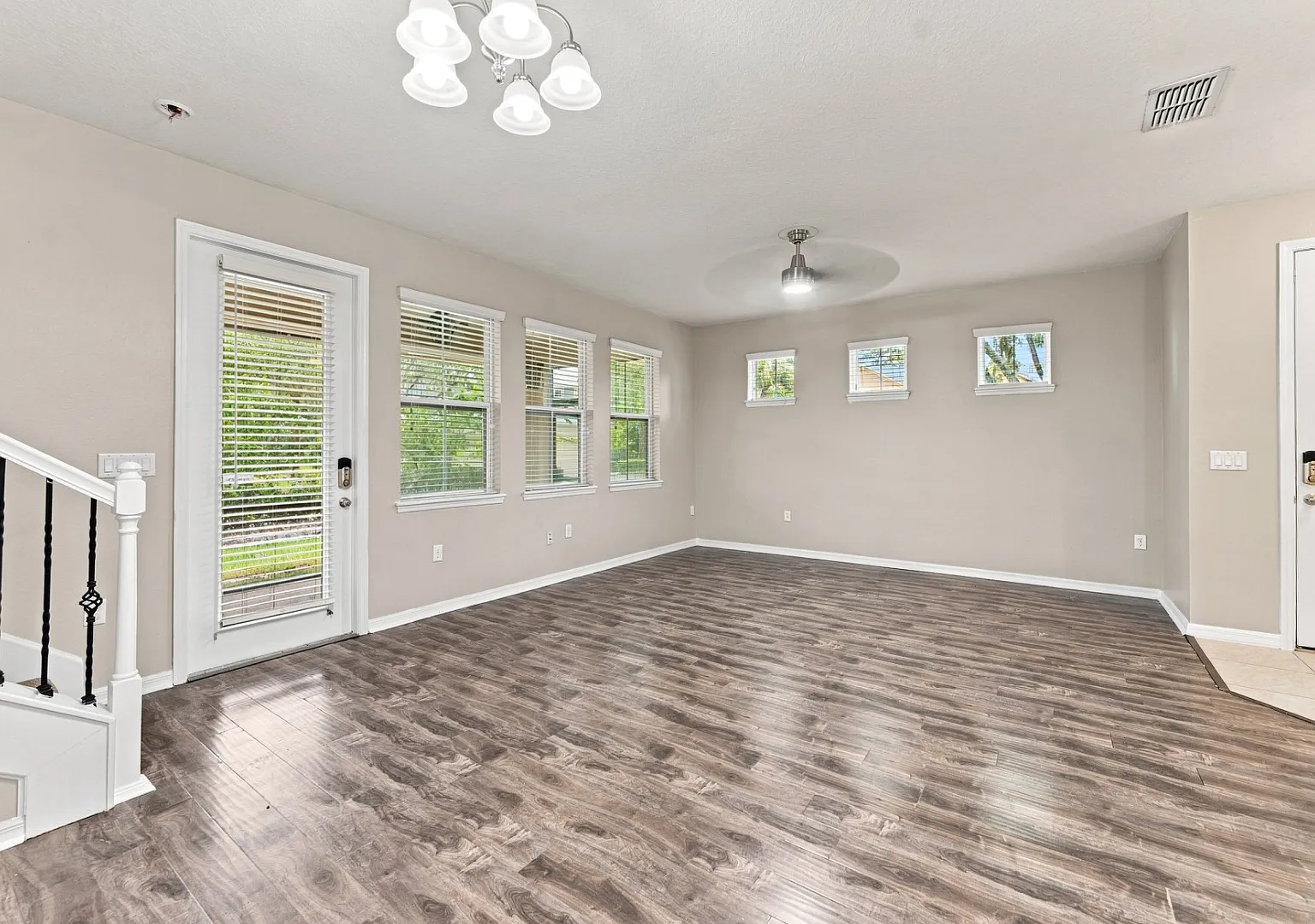 Stunning 3 Br + Loft / 2.5 Ba/ 2-Car-Garage Townhome In Gated Community! — Photo 4