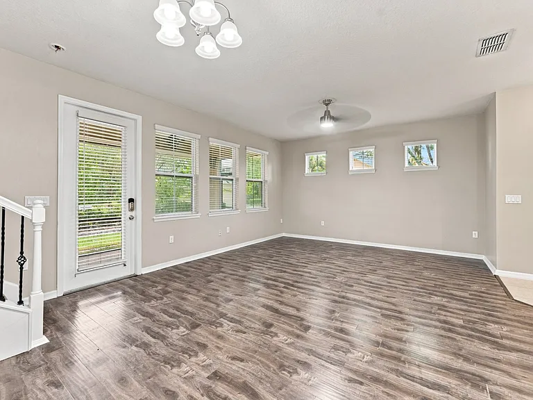 17013 Vilesta Dr — Photo 4