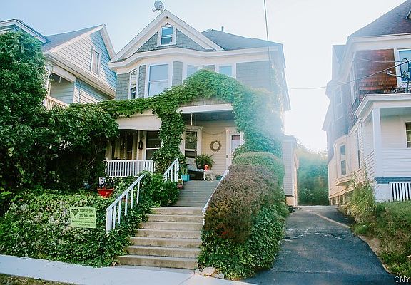 3rd image of 152 Cook Ave